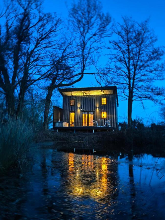 The Water Shack - Amazing Tiny House Retreat Apartment Удбридж Екстериор снимка