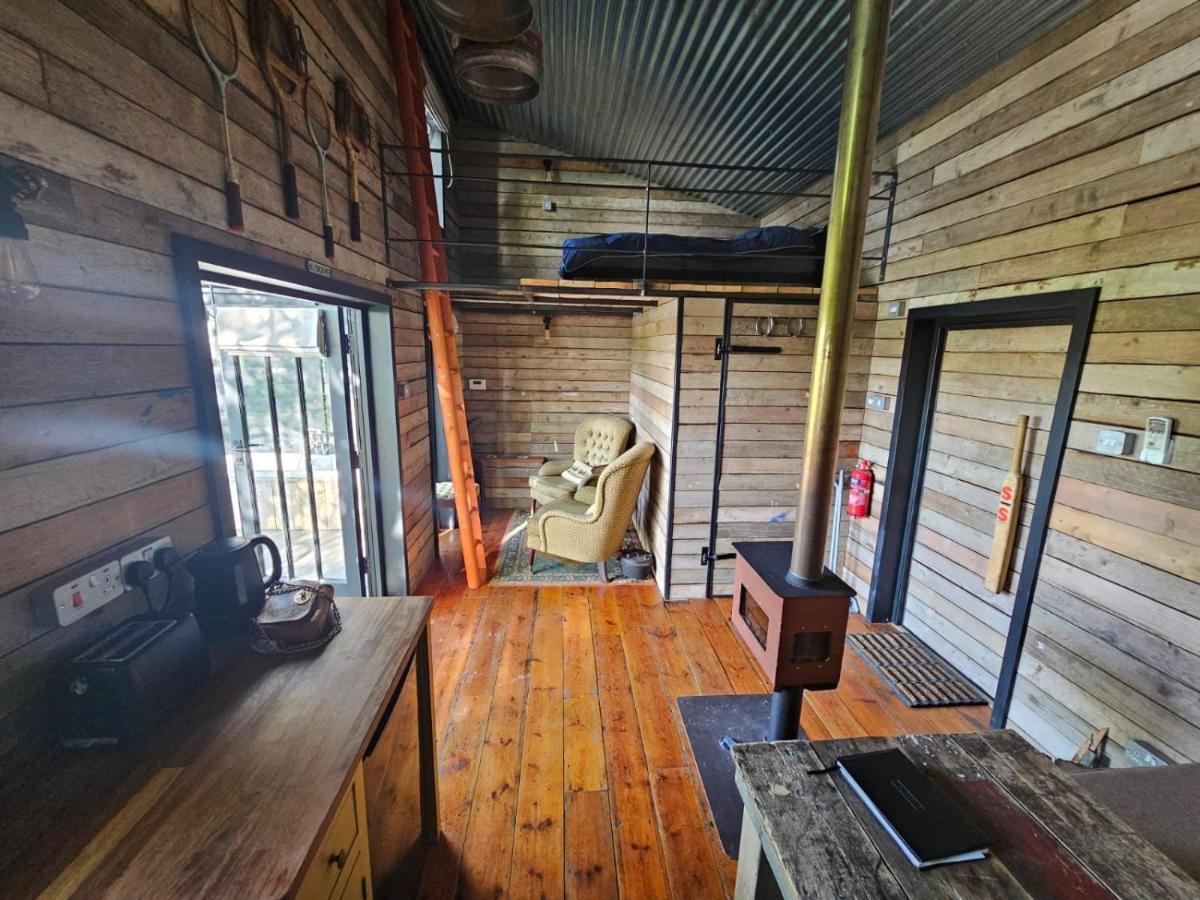 The Water Shack - Amazing Tiny House Retreat Apartment Удбридж Екстериор снимка